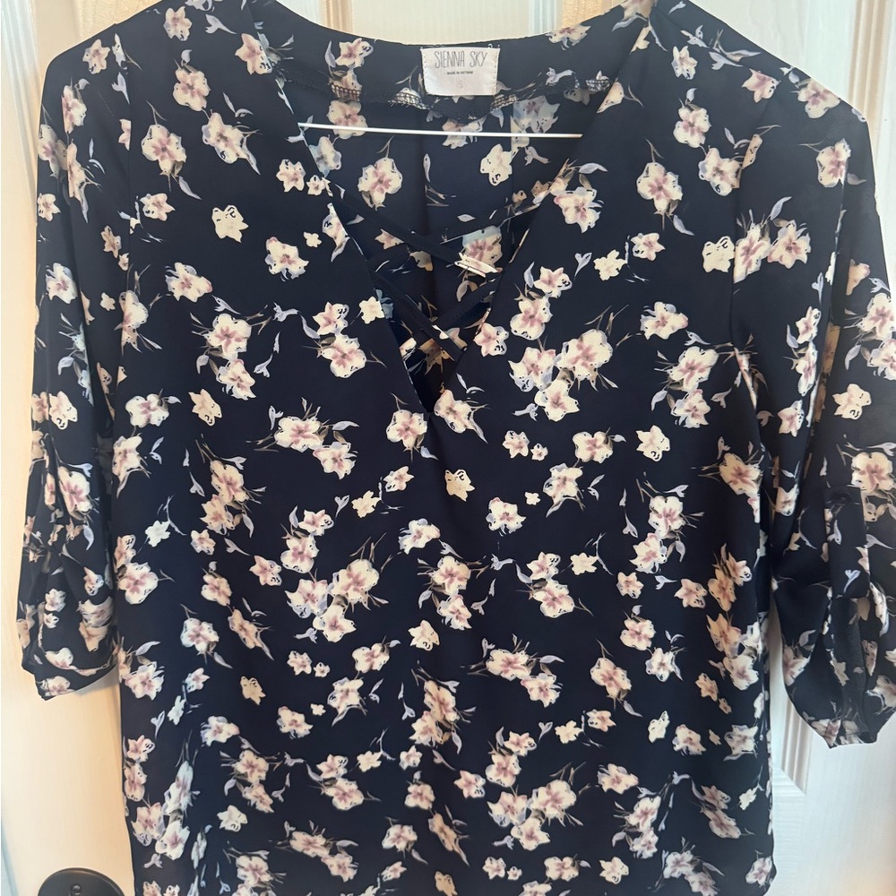Sienna Sky Navy Floral Blouse‎